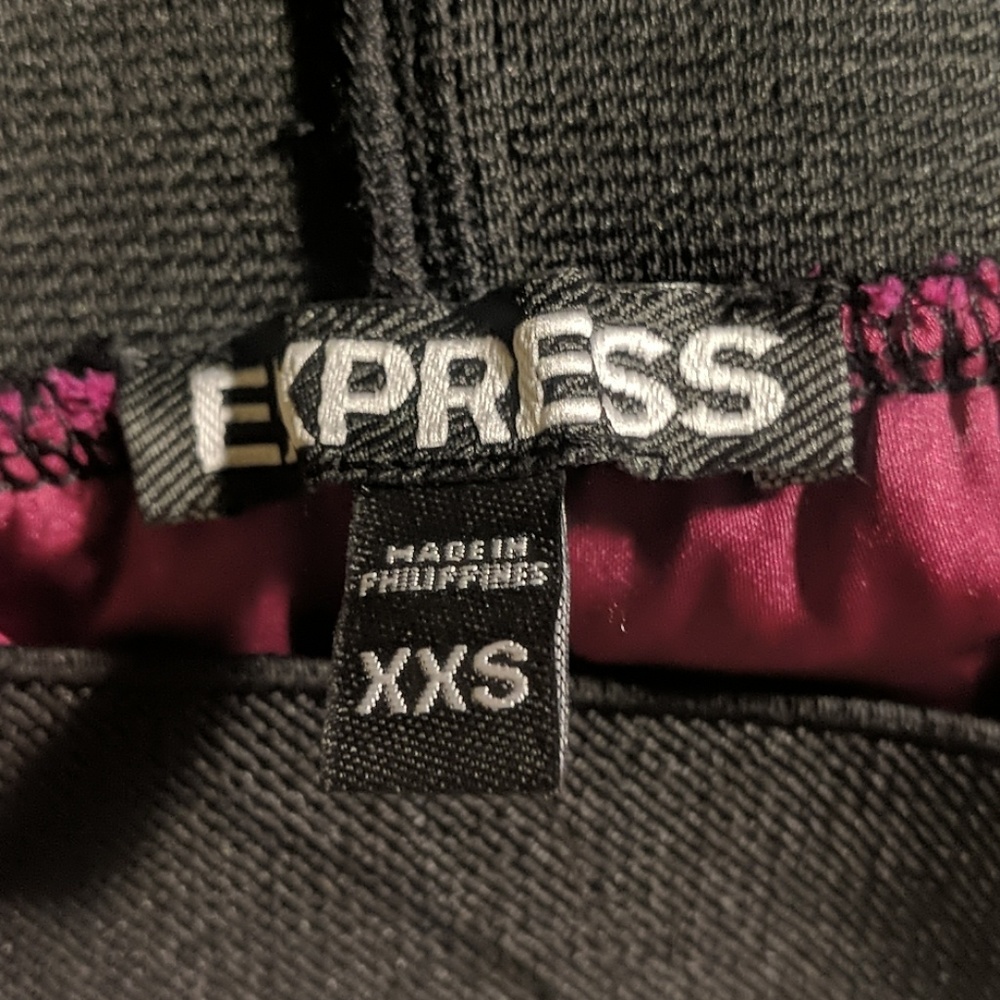 NWT Express Fuchsia Ruffle Mini Skirt - Picture 5 of 6